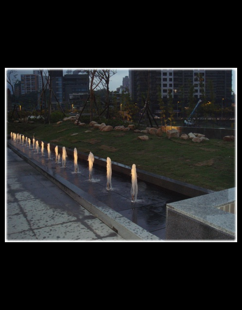 中華賓士展示中心-水景  